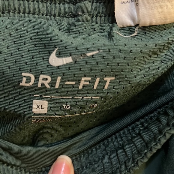 Nike Dri-fit shorts Sz XL - Picture 5 of 6